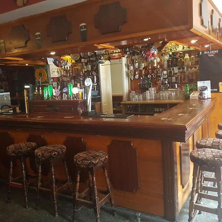 Hotel O'Loughlin'S Bar Milltown Malbay Esterno foto